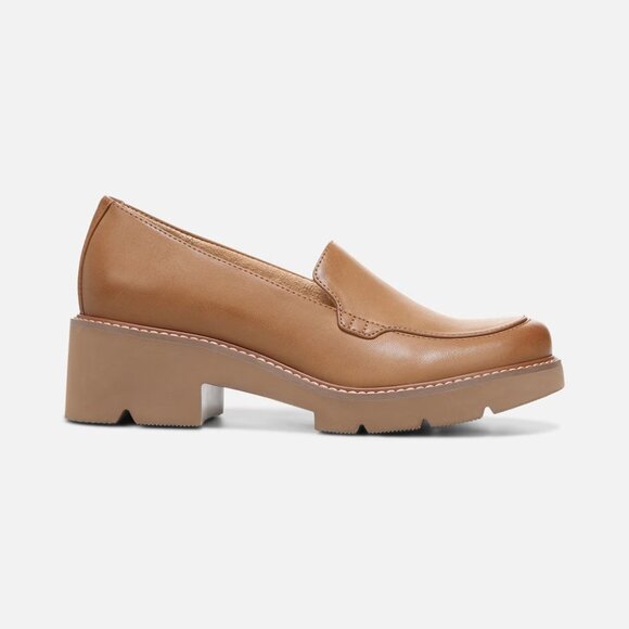 Naturalizer Women's CABARET Tan Chunky Lug Sole Loafers 8 NEW - Picture 1 of 6
